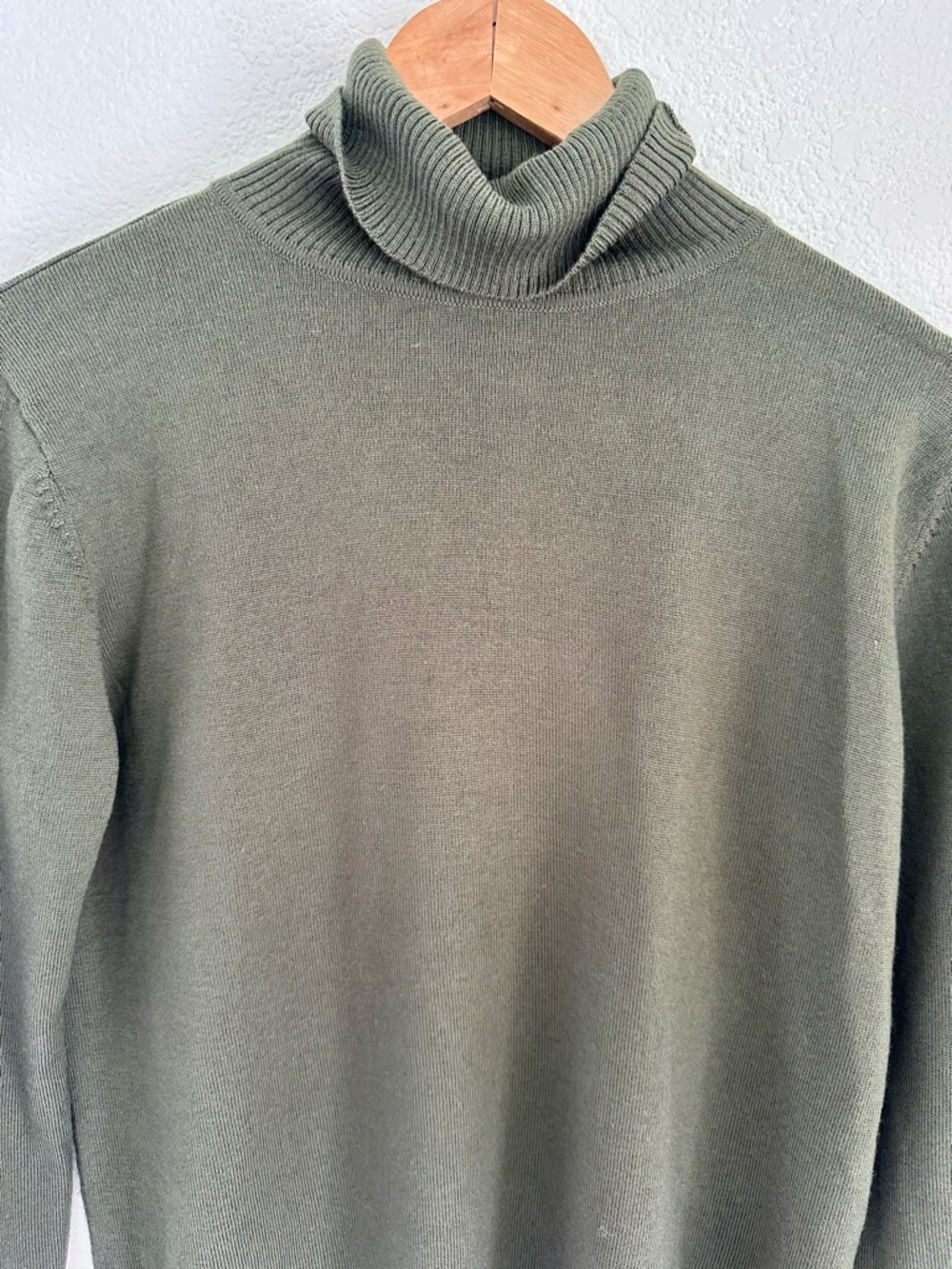 Pendleton 100% Merino Wool Turtleneck Sweater Olive Green Size M - Picture 3 of 8